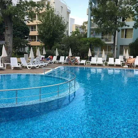 Pool View Family 70m From The Beach In Yassen Holiday Village アパート サニービーチ
