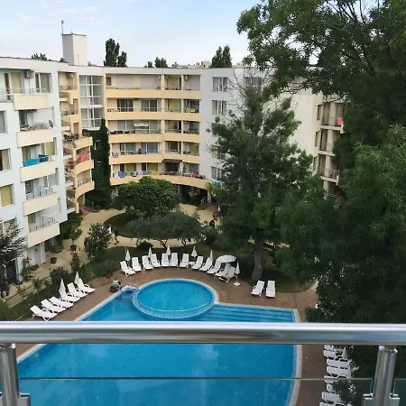 Pool View Family 70m From The Beach In Yassen Holiday Village شقة